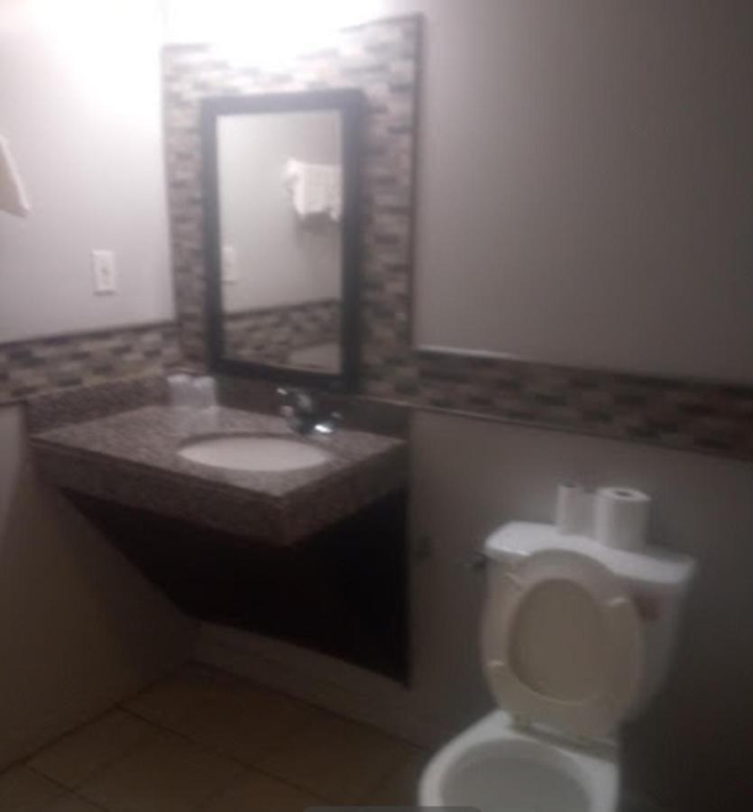 Fairmont City Royal Relax Inn מראה חיצוני תמונה
