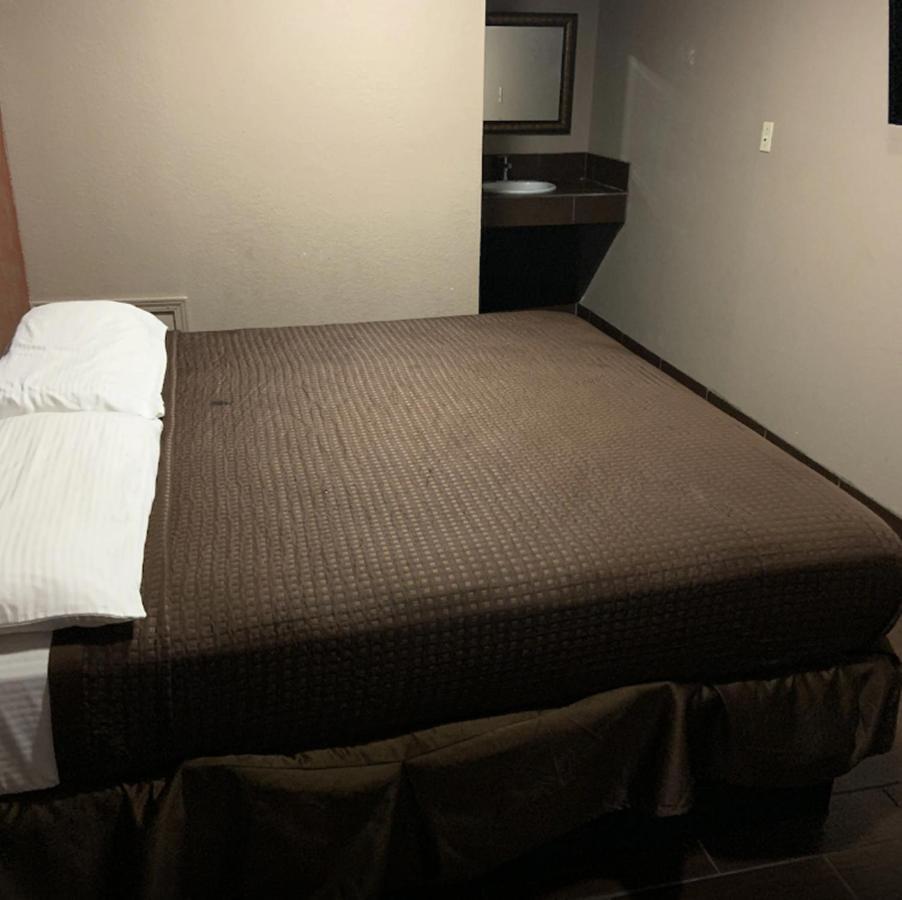 Fairmont City Royal Relax Inn מראה חיצוני תמונה