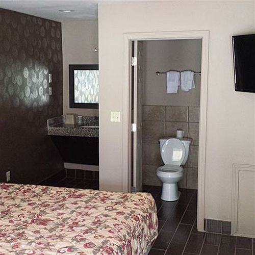 Fairmont City Royal Relax Inn מראה חיצוני תמונה